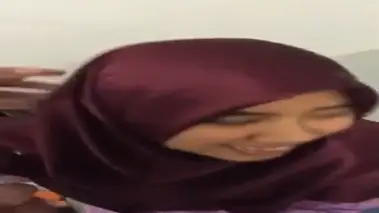 Bokep Hijab Asisten Kantor Dipaksa Main Liar
