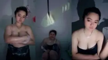 Host Malay Bbymu Mandi Spill Puting Live