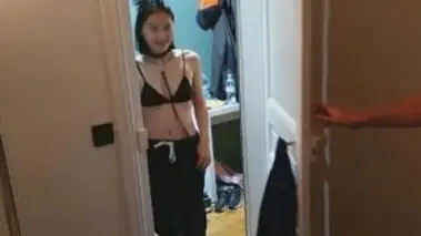 Main BDSM Bareng Cewek Langsing Cantik