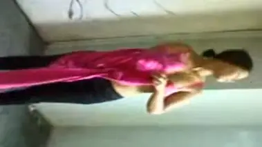 Tante Jablay Desa Di Gedung Kosong